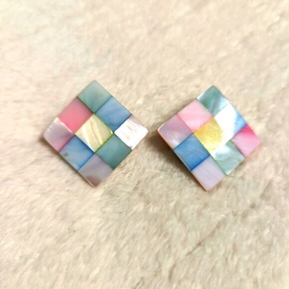 Vintage 80's Mosaic Pastel Mother of Pearl Square Pierced Earrings - Picture 2 of 8